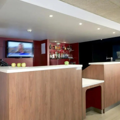 Отель Campanile Aix-Les-Bains гостиничный бар