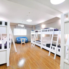 Отель Khaosan World Asakusa Ryokan Кровать в общем номере фото 11