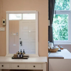 Отель Feung Nakorn Balcony Rooms and Cafe 3* Стандартный номер с различными типами кроватей фото 3