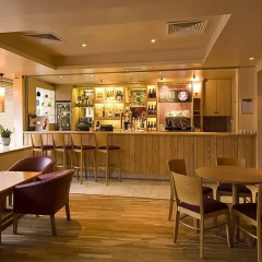Отель Premier Inn Glasgow City Centre - Argyle Street гостиничный бар