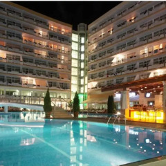 Отель Menada Oasis Resort Apartments Болгария, Солнечный берег - отзывы, цены и фото номеров - забронировать отель Menada Oasis Resort Apartments онлайн бассейн
