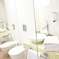 Отель Platinum Palace Apartments Польша, Познань - отзывы, цены и фото номеров - забронировать отель Platinum Palace Apartments онлайн ванная фото 2
