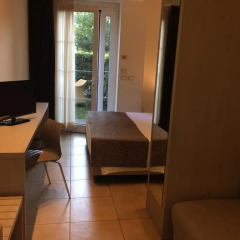 Hotel Accademia 3* Улучшенный семейный номер с разными типами кроватей фото 8