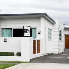 Отель Broadway Motel & Miro Court Villas парковка