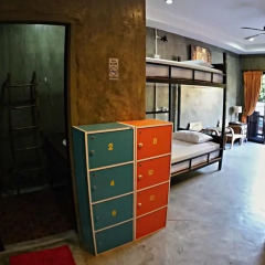 Narakarn Hostel Кровать в общем номере с двухъярусной кроватью фото 3