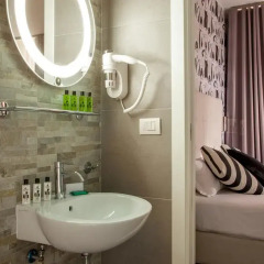 Отель Frattina Rooms Стандартный номер с различными типами кроватей фото 3