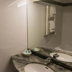Отель Hôtel Exelmans 2* Улучшенный номер с различными типами кроватей фото 14