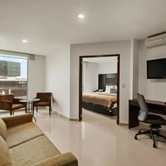 Отель Wyndham Garden Guadalajara Acueducto 3* Полулюкс с различными типами кроватей фото 2