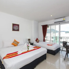 Golden House Hotel Patong Beach 3* Улучшенный номер с двуспальной кроватью фото 7