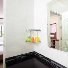 Отель Baan Sutra Guesthouse 3* Стандартный номер с 2 отдельными кроватями фото 6