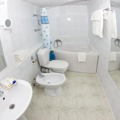 Гостиница Luchesa 4* Номер Бизнес с 2 отдельными кроватями фото 3