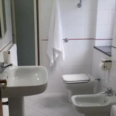 Отель Little House Аджерола ванная