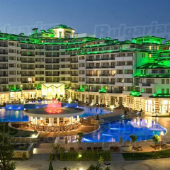 Отель Emerald Beach Resort & Spa Равда бассейн