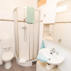 Апартаменты Checkvienna – Apartment Huetteldorfer Strasse Апартаменты