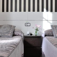 Отель Hostal Castilla II Puerta del Sol Апартаменты с различными типами кроватей фото 9