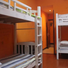 Dengba Hostel Chengdu Branch Кровать в общем номере с двухъярусной кроватью