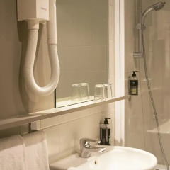Atlas Hotel Brussels ванная