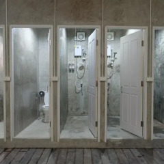 Plearn Hostel ванная