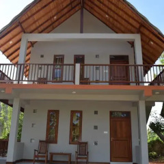 The Coconut Garden Hotel & Restaurant 3* Шале с различными типами кроватей фото 7