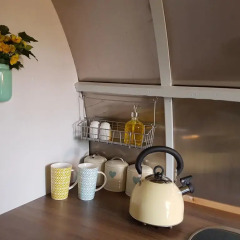 Отель The Little Hide - Grown Up Glamping Стандартный номер с различными типами кроватей фото 8