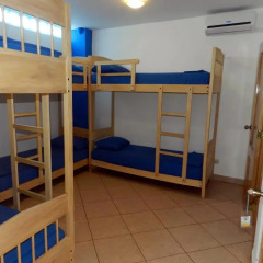 Отель Hostal Yaku Montañita Стандартный семейный номер с двуспальной кроватью фото 8