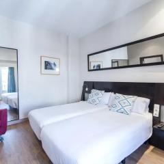 Отель Petit Palace Plaza de la Reina 3* Стандартный номер фото 2