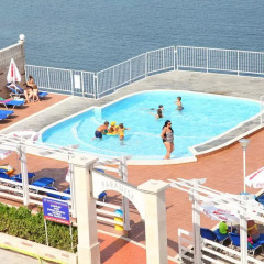 Отель Paradise Beach бассейн