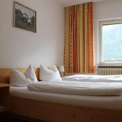 Отель Alpenhotel комната для гостей