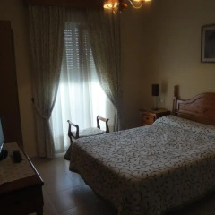 Отель Hostal Málaga Стандартный номер с различными типами кроватей