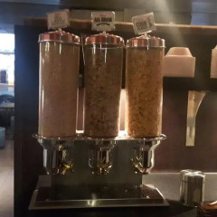 Отель Grand Times Hotel Quebec City Airport Канада, Л'Ансьен-Лорет - отзывы, цены и фото номеров - забронировать отель Grand Times Hotel Quebec City Airport онлайн гостиничный бар