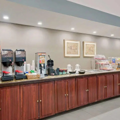 Отель Hawthorn Suites by Wyndham Columbus West 3* Стандартный номер с различными типами кроватей фото 3