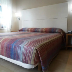 Отель Hostal Penalty Валенсия комната для гостей фото 5
