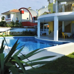 Отель Eli Guest House бассейн