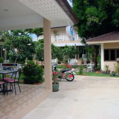 Отель Seabeach Guest House Branch 3 парковка фото 2