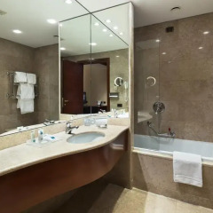 Отель UNAHOTELS Cusani Milano 4* Представительский номер с различными типами кроватей фото 3