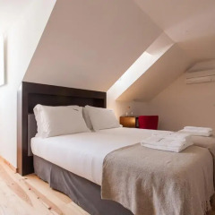 Отель Feels Like Home Rossio Prime Suites 4* Люкс с различными типами кроватей