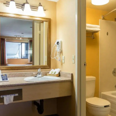 Отель Accent Inns Victoria Канада, Саанич - отзывы, цены и фото номеров - забронировать отель Accent Inns Victoria онлайн ванная