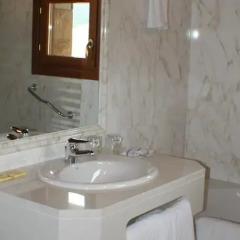 Hotel Valle Las LuiÑas Кудильеро ванная