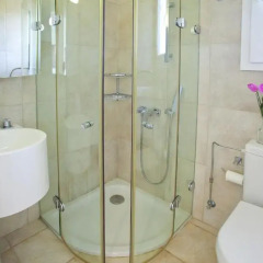 Отель Kerri W Seafront Villa ванная