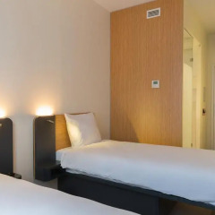 Отель easyHotel Brussels City Centre 3* Стандартный номер с 2 отдельными кроватями фото 2