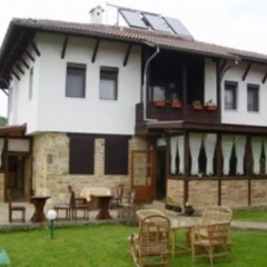Отель Toncho"s Guest House & Mehana Велико Тырново