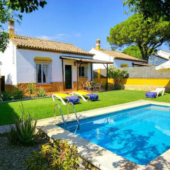 Отель Villas Dehesa Roche Viejo Испания, Кониль-де-ла-Фронтера - отзывы, цены и фото номеров - забронировать отель Villas Dehesa Roche Viejo онлайн бассейн