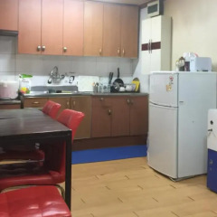 Отель Bong House Стандартный семейный номер с двуспальной кроватью (общая ванная комната) фото 7