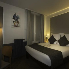 Отель Contact ALIZE MONTMARTRE 3* Улучшенный номер с двуспальной кроватью фото 4