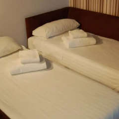 Отель Aparthotel Zenit Hall 88 4* Стандартный семейный номер с двуспальной кроватью фото 4