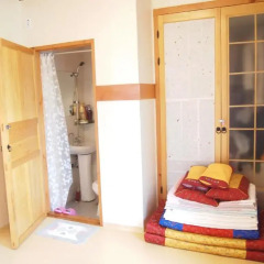 Отель Gaonjae Hanok Guesthouse Южная Корея, Сеул - отзывы, цены и фото номеров - забронировать отель Gaonjae Hanok Guesthouse онлайн комната для гостей