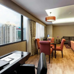 Апартаменты Rembrandt Towers Serviced Apartments Бангкок балкон