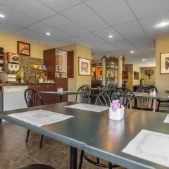Отель Econo Lodge Montmorency Falls Канада, Буашатель - отзывы, цены и фото номеров - забронировать отель Econo Lodge Montmorency Falls онлайн питание фото 3
