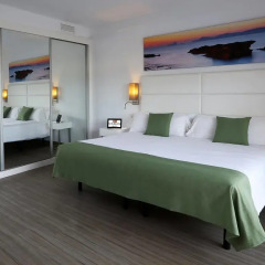 Отель AxelBeach Ibiza Spa & Beach Club - Adults Only 4* Апартаменты с различными типами кроватей фото 3