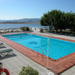 Hotel Touris бассейн